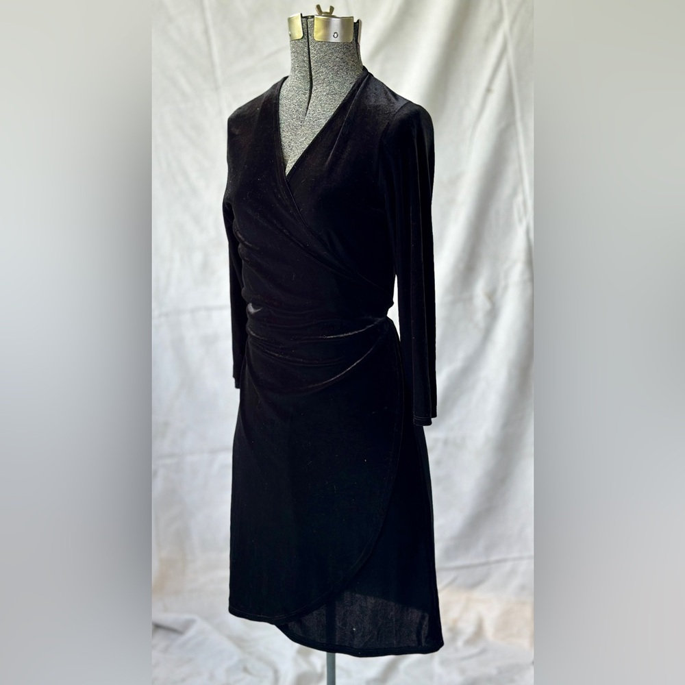 Veronica M Black Velvet Long-Sleeve wrap Dress